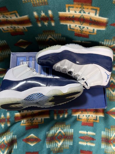 Nike Air Jordan 11 Retro "UNC Win Like 82"
