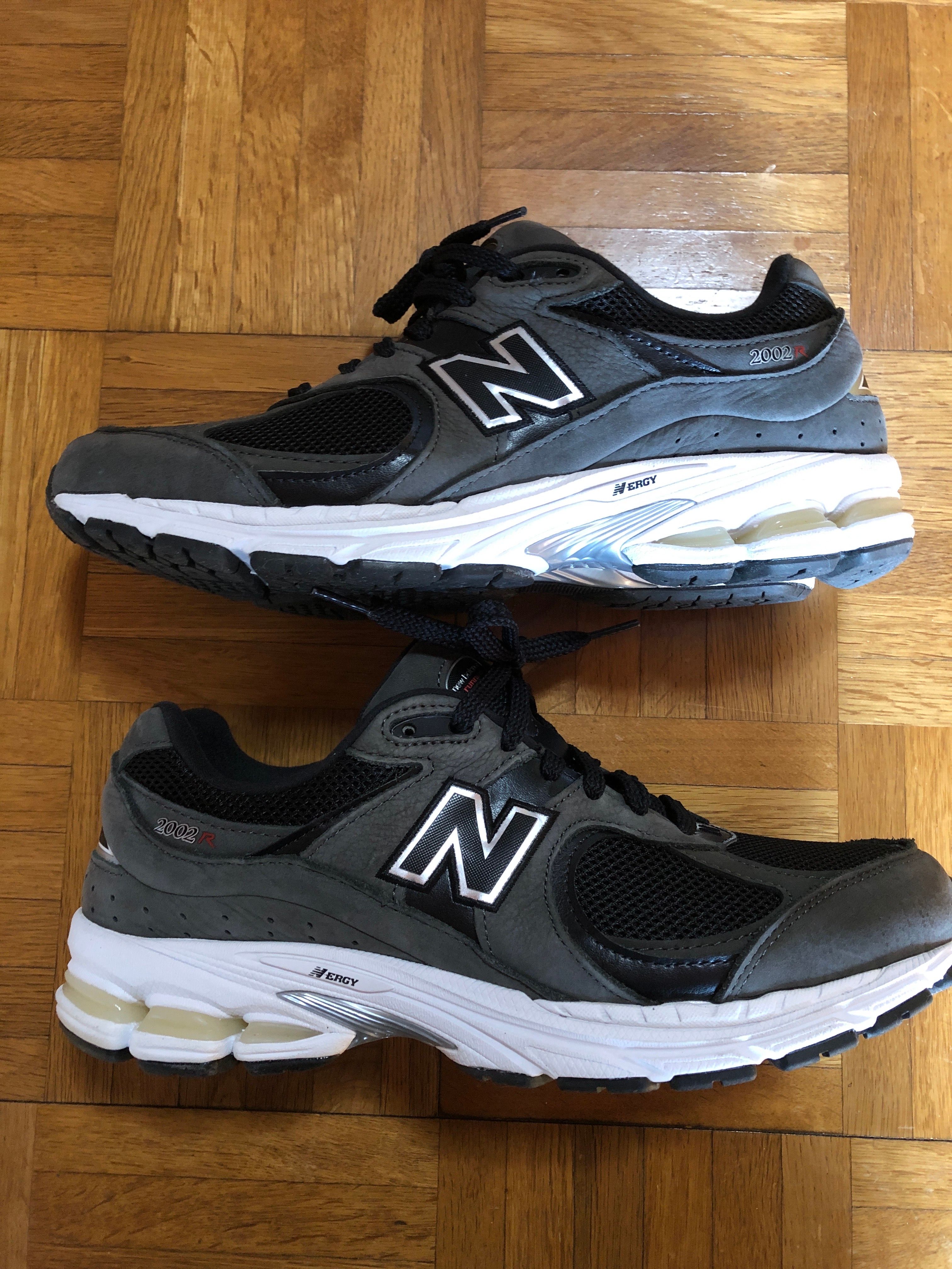 New Balance 2002R "Black/Gray"