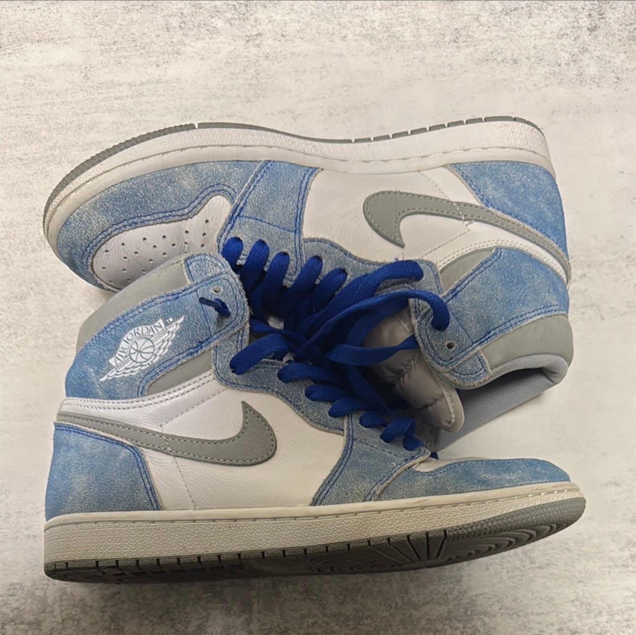 Nike Air Jordan 1 High OG "Hyper Royal"