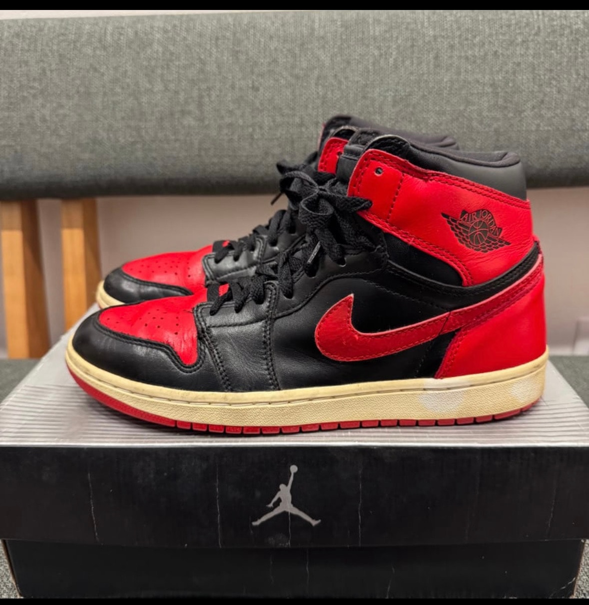 Nike Air Jordan 1 Retro High "Black Varsity Red/Bred"(2001)