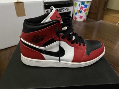 Nike Air Jordan 1 Mid "Chicago Black Toe"