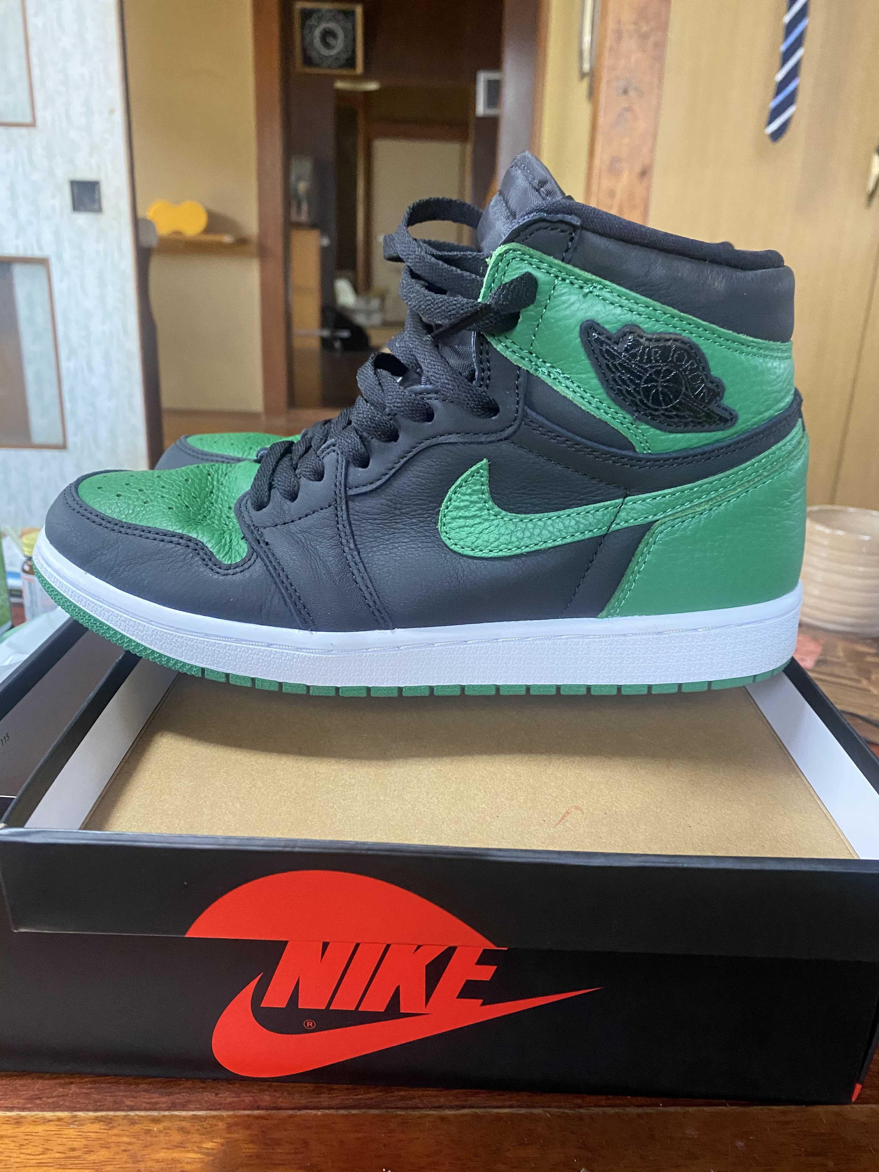 Nike Air Jordan 1 Retro High OG "Black/Pine Green" (2020)      