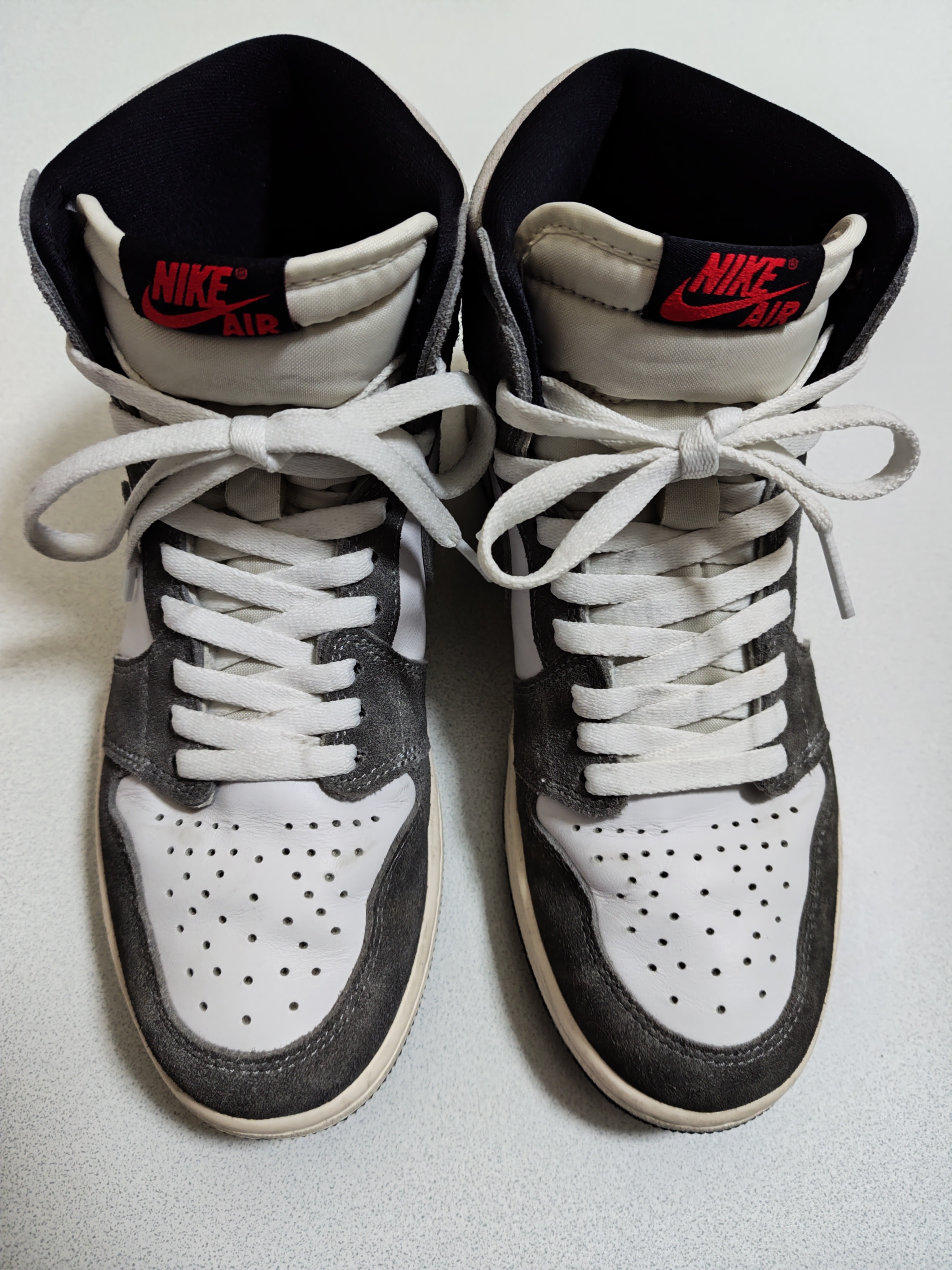 Nike Air Jordan 1 Retro High OG "Black and Smoke Grey"