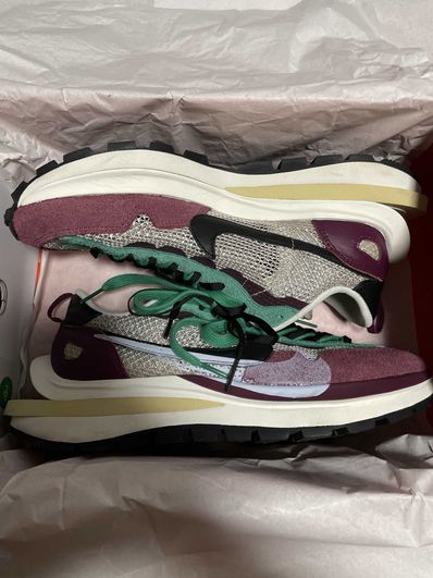 sacai × Nike Vapor Waffle "String/Red/Green"