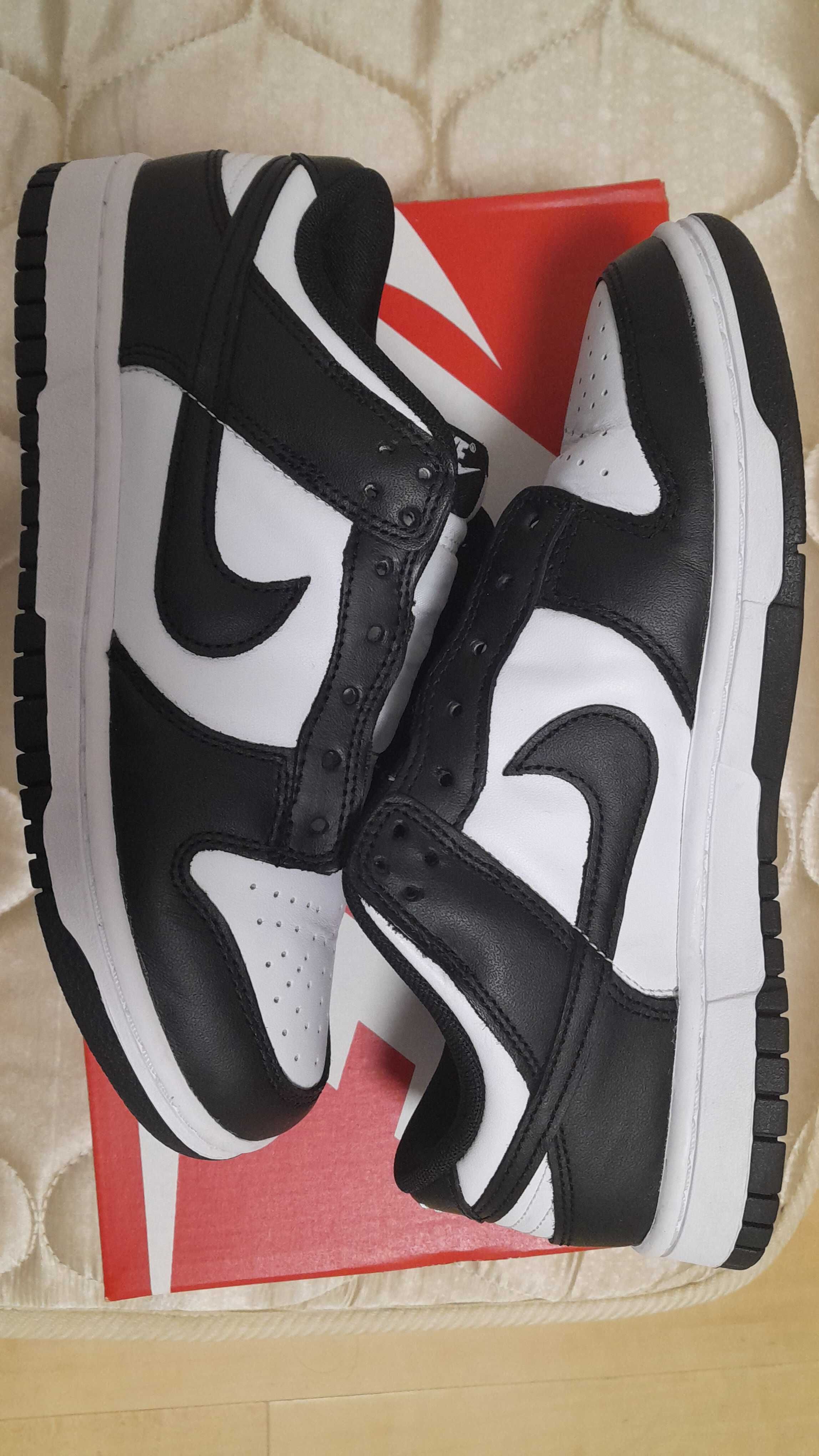 Nike Dunk Low Retro "Panda/White/Black"