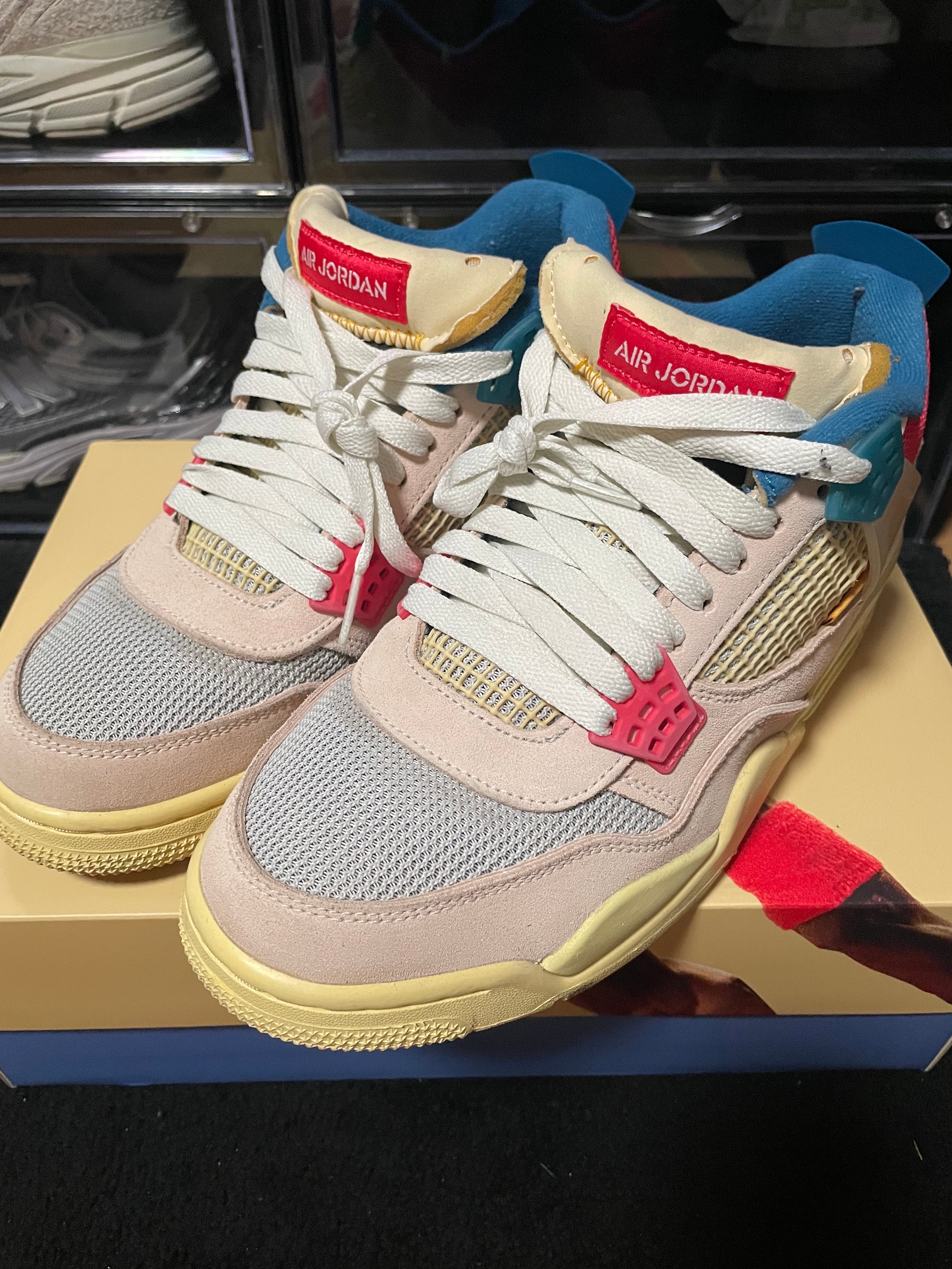UNION × Nike Air Jordan 4 SP "Guava Ice/Light Fusion Red"