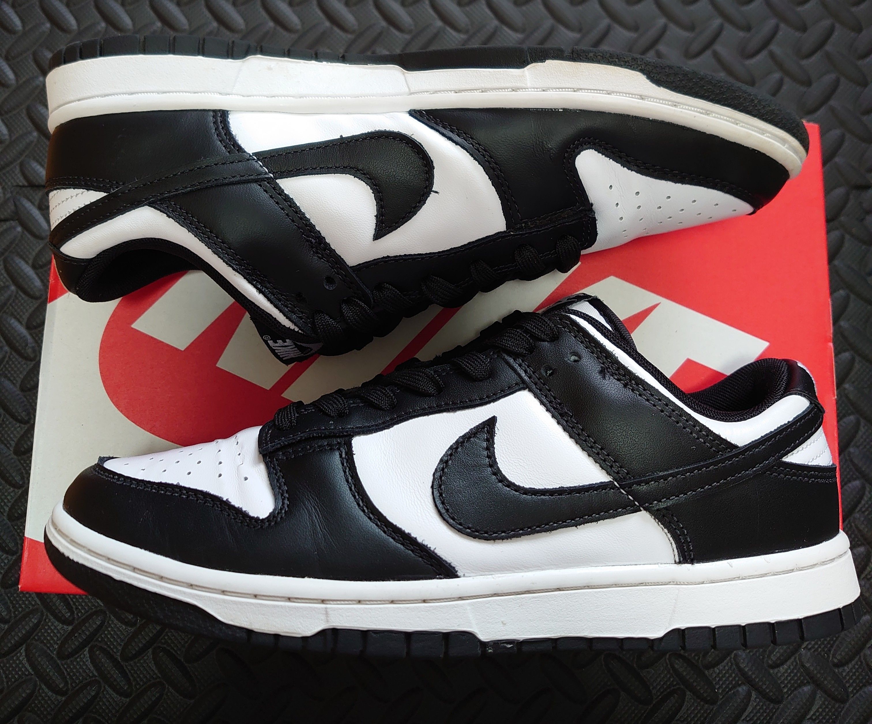 Nike Dunk Low Retro "Panda/White/Black"