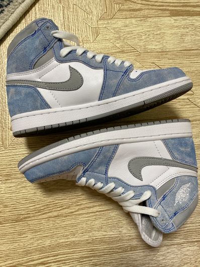 Nike Air Jordan 1 High OG "Hyper Royal"