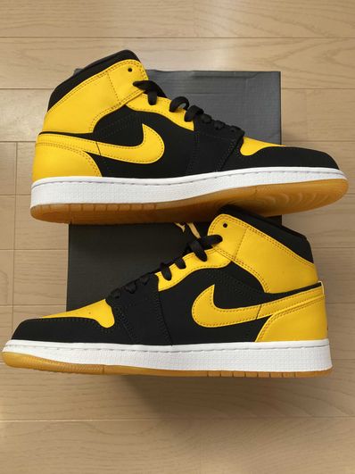 Nike Air Jordan 1 Retro Mid "New Love" (2017)