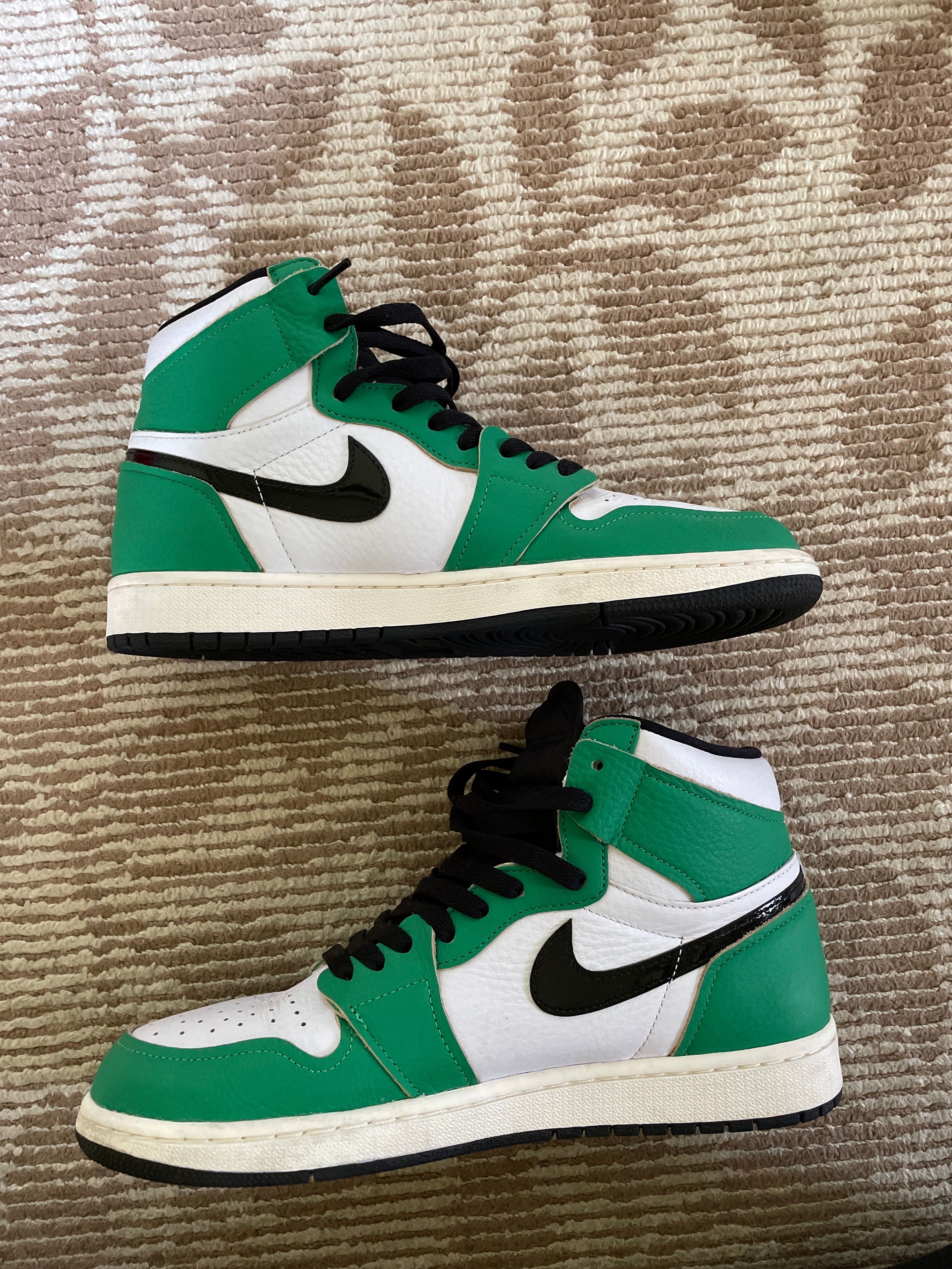 Nike Women's Air Jordan 1 High OG "Lucky Green/White-Sail-Black"