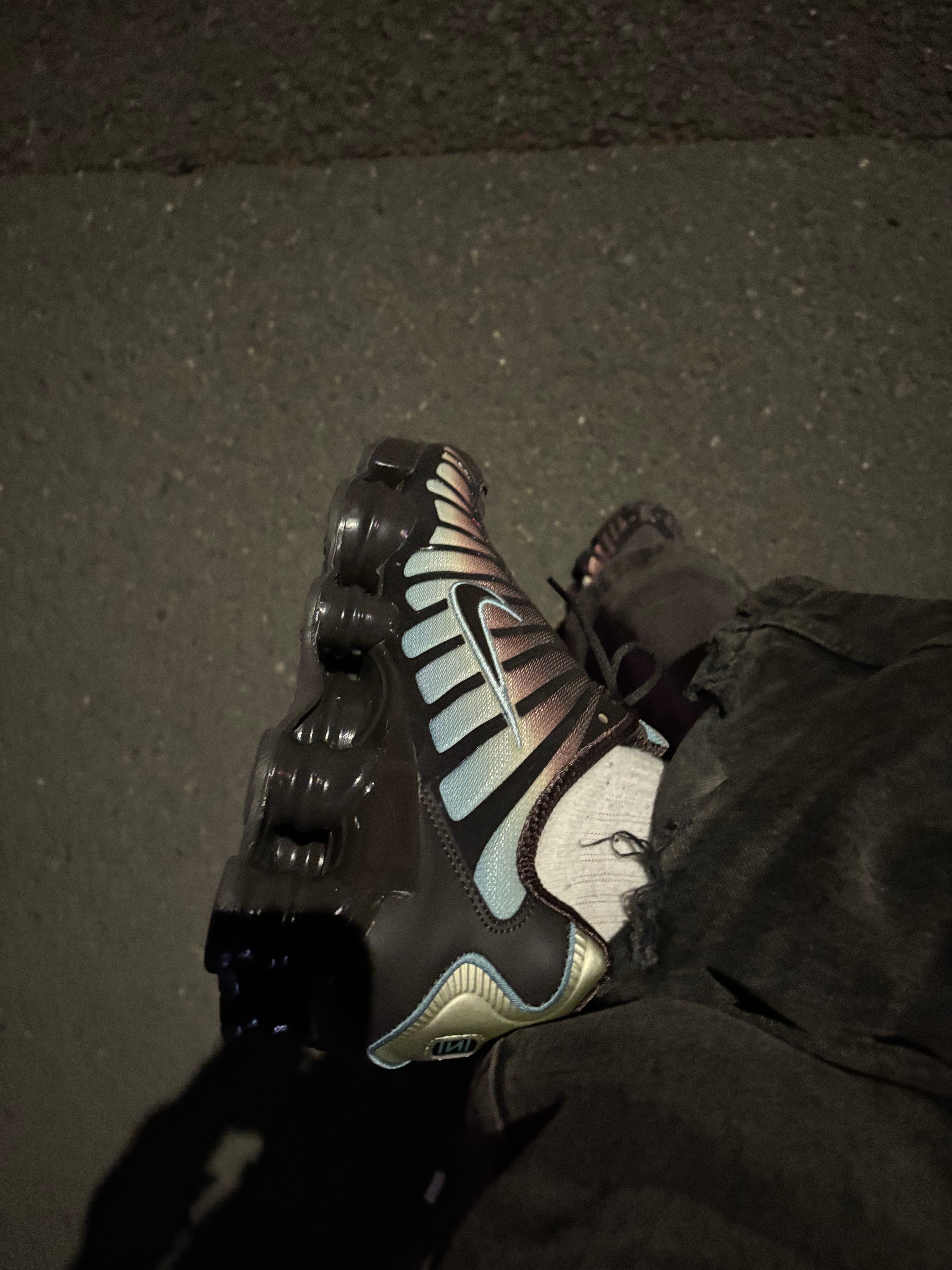 ナイキ ウィメンズ ショックス TL "ベルベットブラウン/デニムターコイズ"