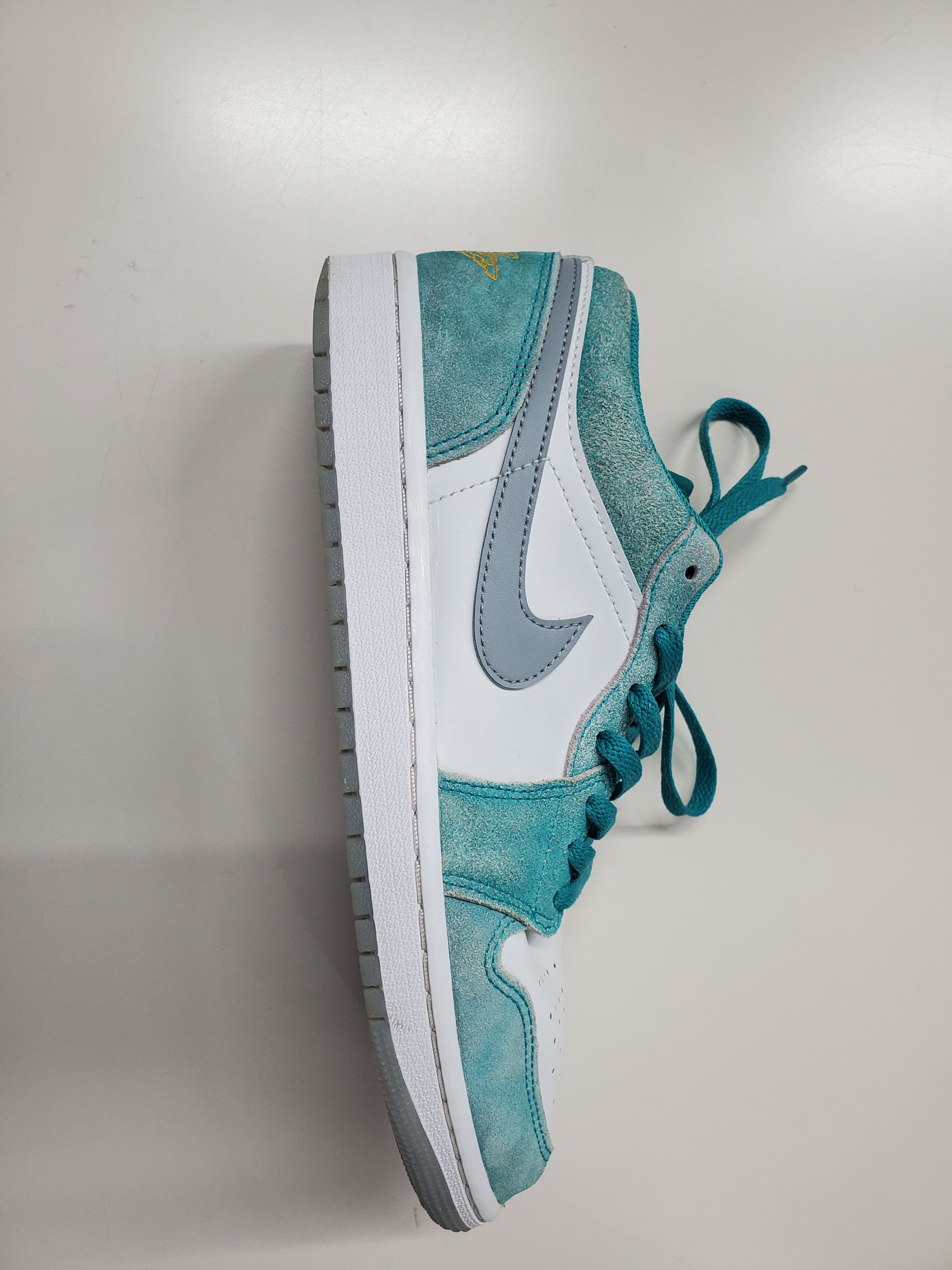 Nike Air Jordan 1 Low SE "New Emerald"