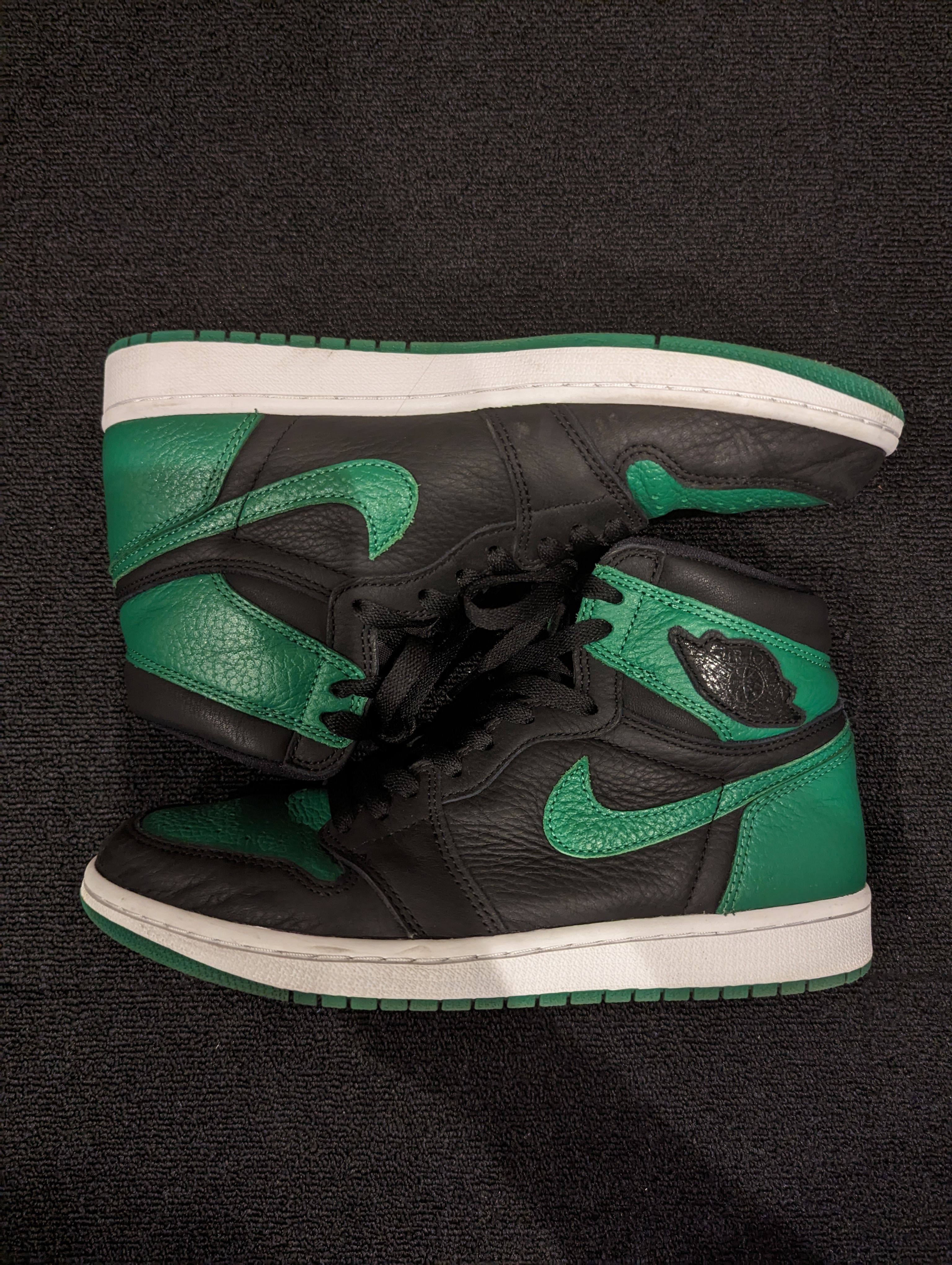 Nike Air Jordan 1 Retro High OG "Black/Pine Green" (2020)      