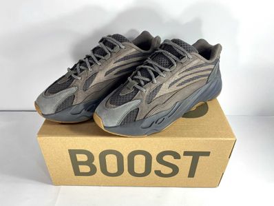 ADIDAS ORIGINALS YEEZY BOOST 700 V2 "GEODE"