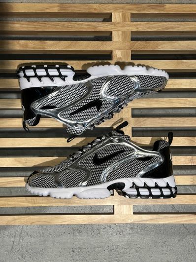 STUSSY × NIKE AIR ZOOM SPIRIDON CAGED "PURE PLATINUM/BLACK-WHITE"