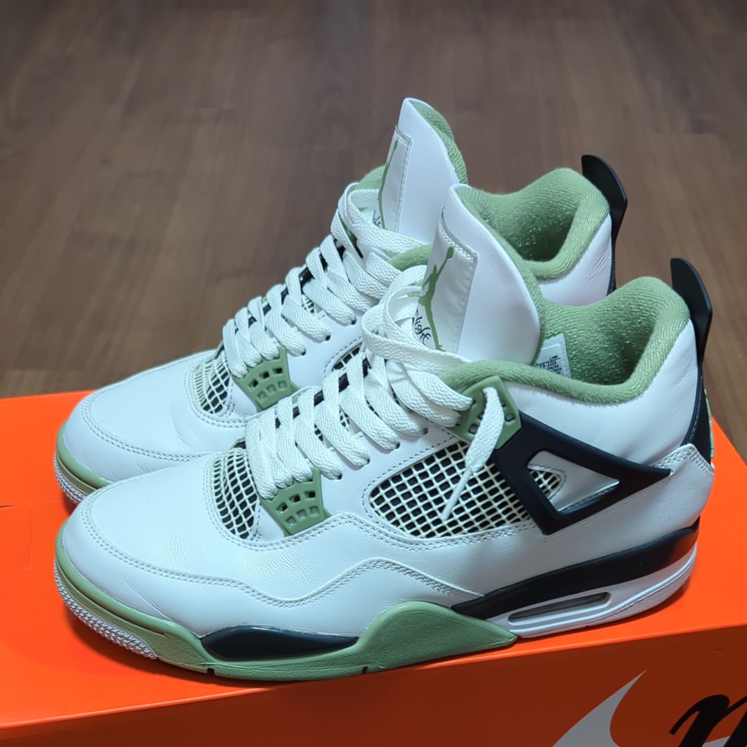 Nike Women's Air Jordan 4 "Oil Green"