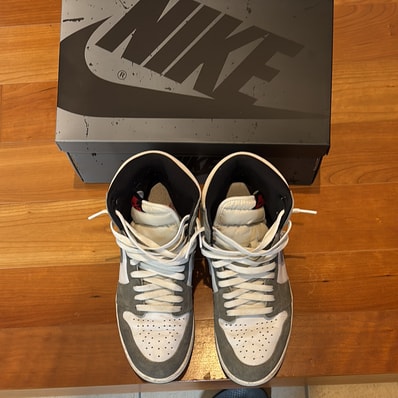 Nike Air Jordan 1 Retro High OG "Black and Smoke Grey"