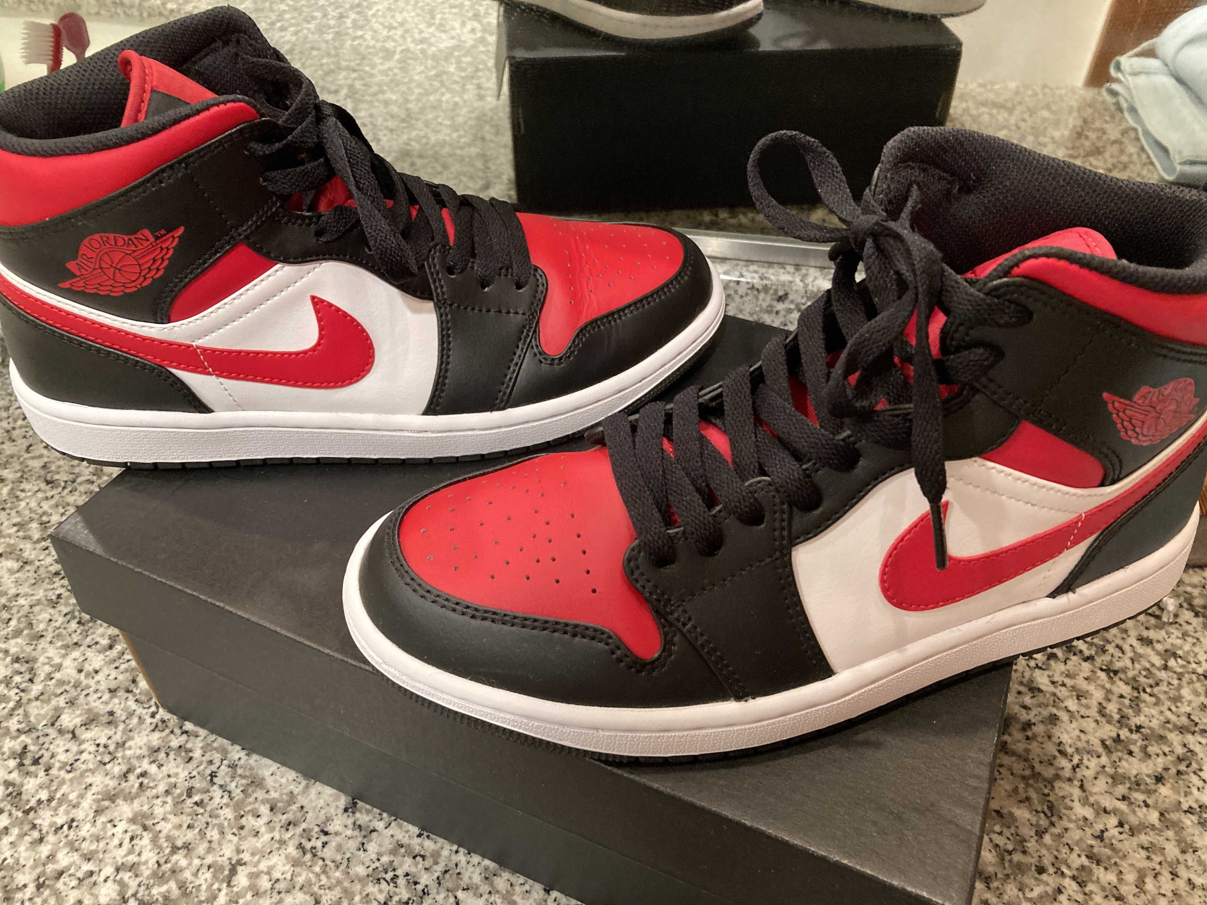 Nike Air Jordan 1 Mid "Black/Gym Red/White"