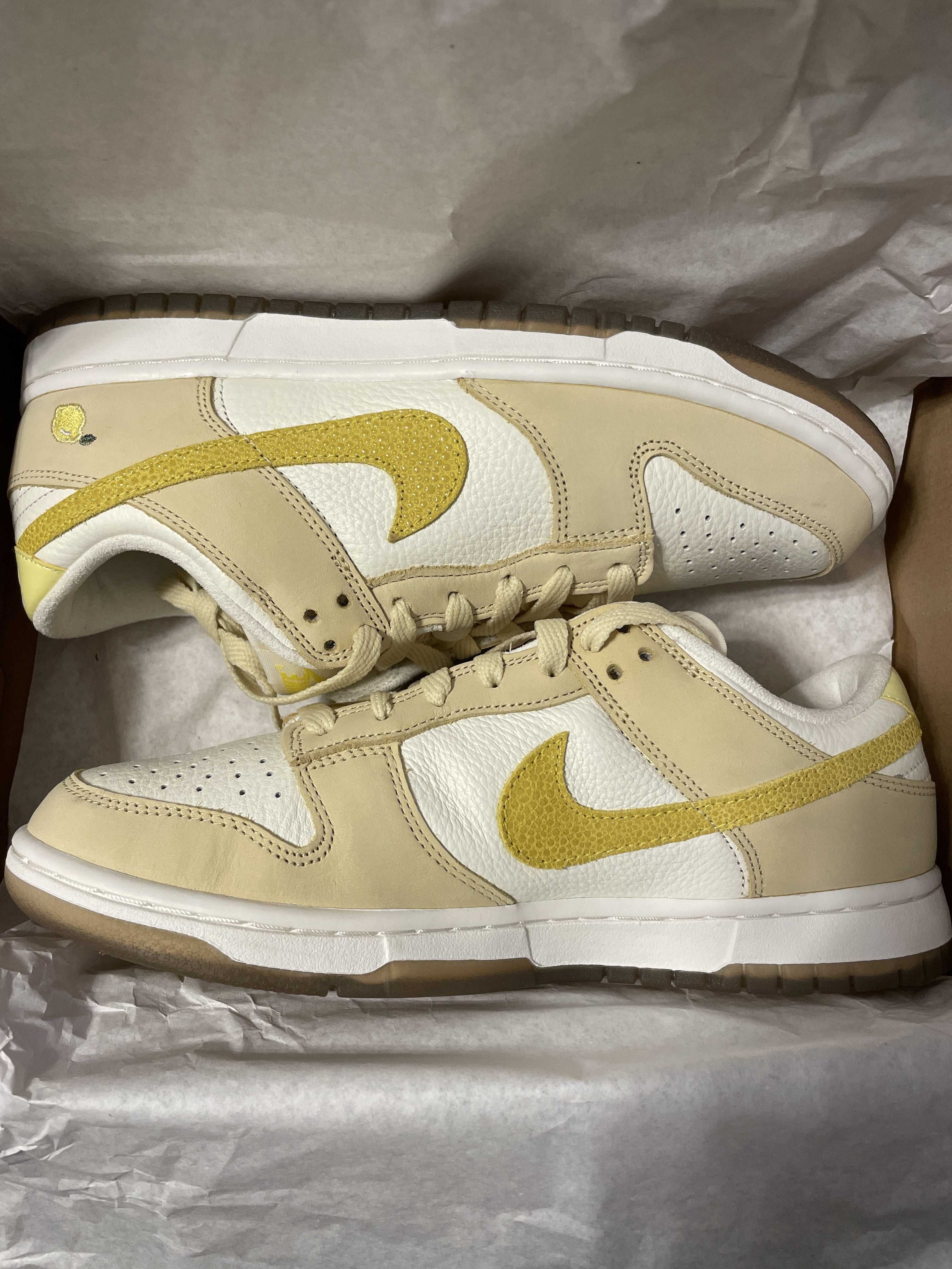 NIKE Women's DUNK LOW "LEMON DROP"