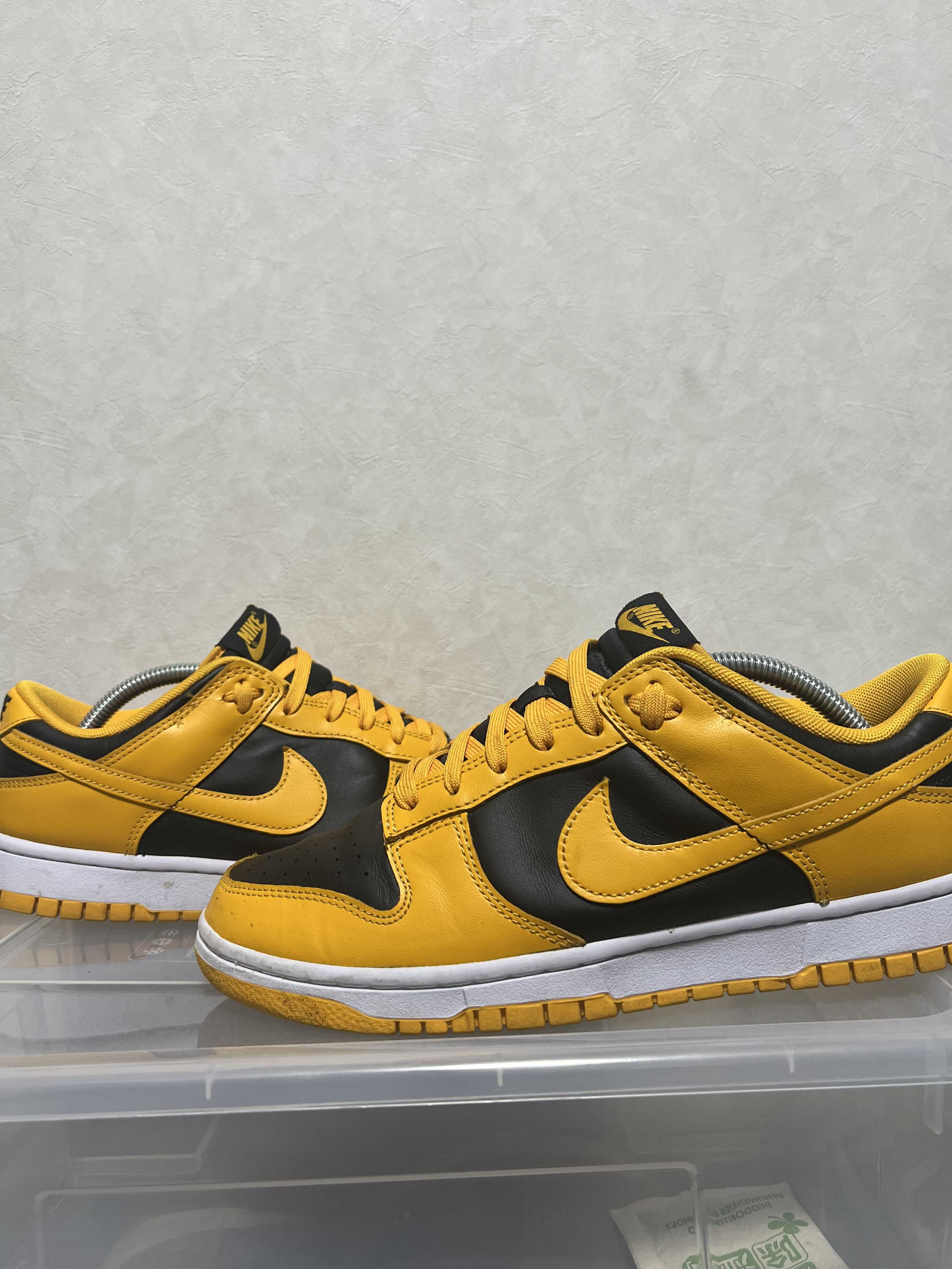 Nike Dunk Low "Championship Goldenrod"