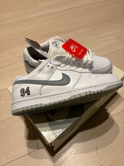 Supreme × Nike SB Dunk Low "White/Metallic Silver" (25FW Week2)