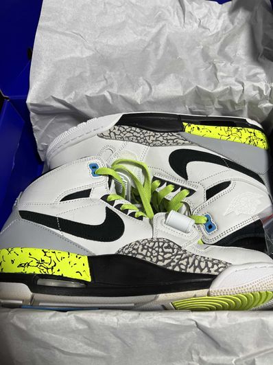 DON C × NIKE JORDAN LEGACY 312 BLACK-VOLT-VIVID BLUE