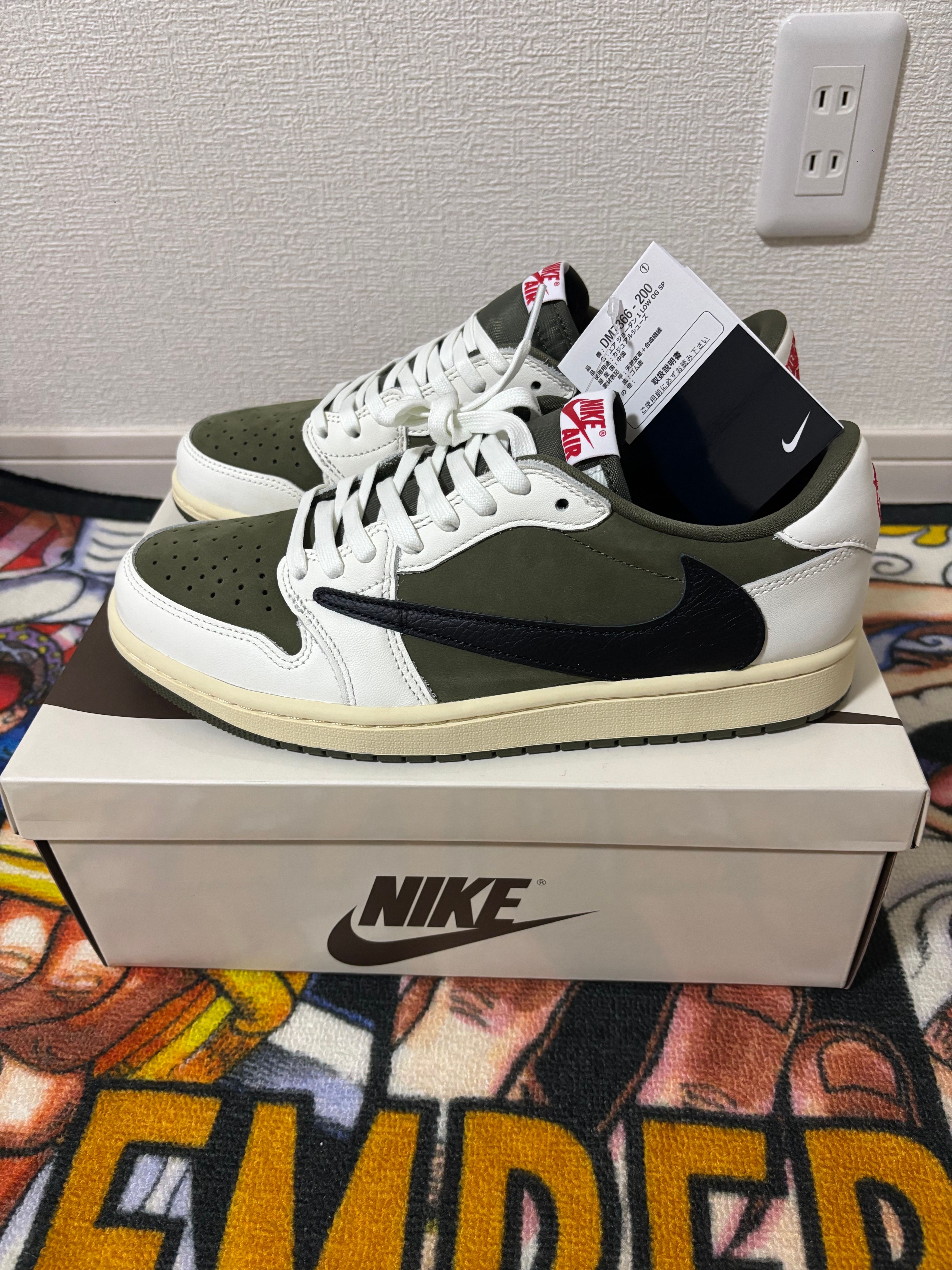 Travis Scott × Nike Air Jordan 1 Low OG SP "Reverse Olive"