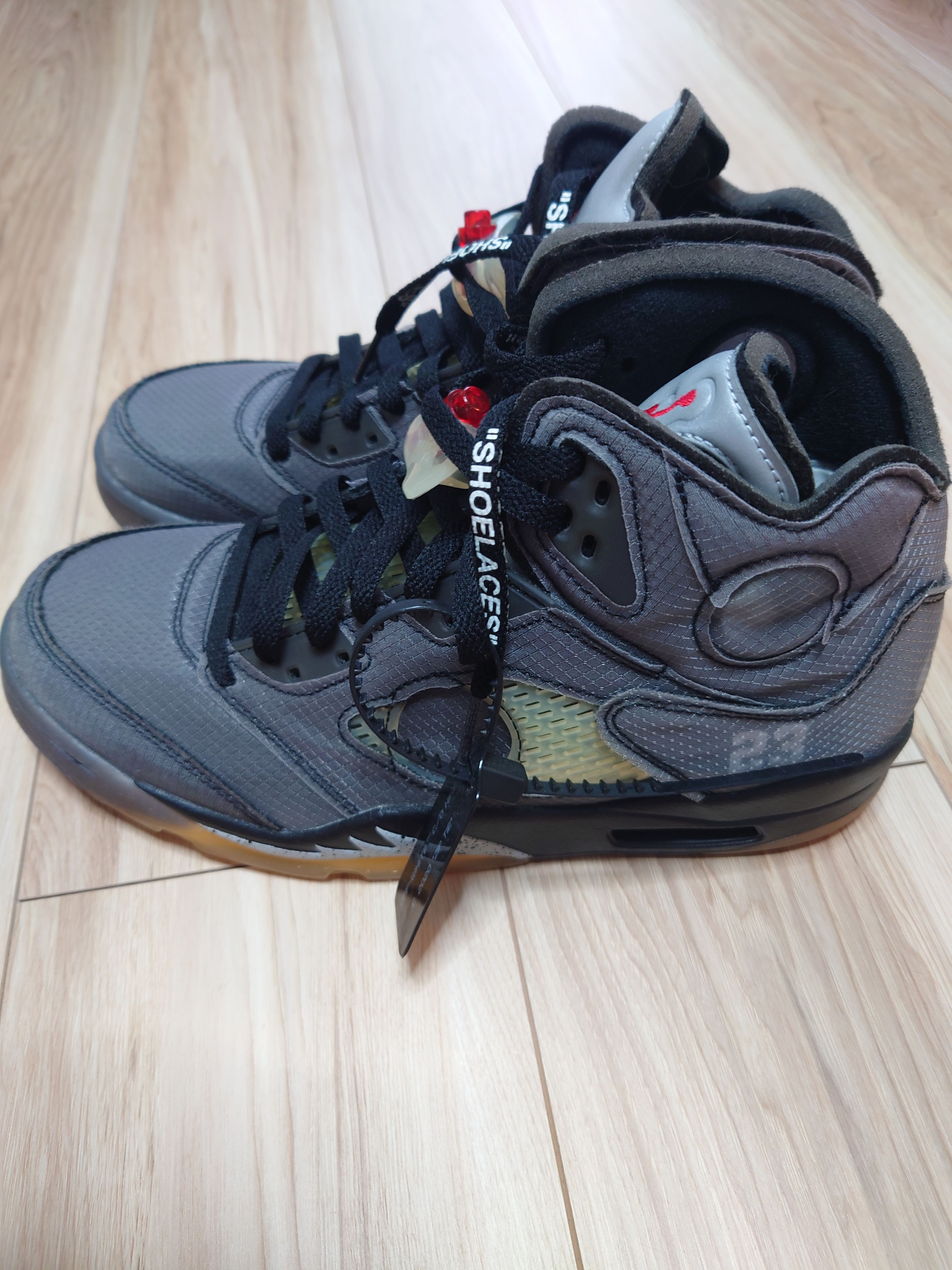 Off-White × Nike Air Jordan 5 "Black/Muslin/Fire Red"