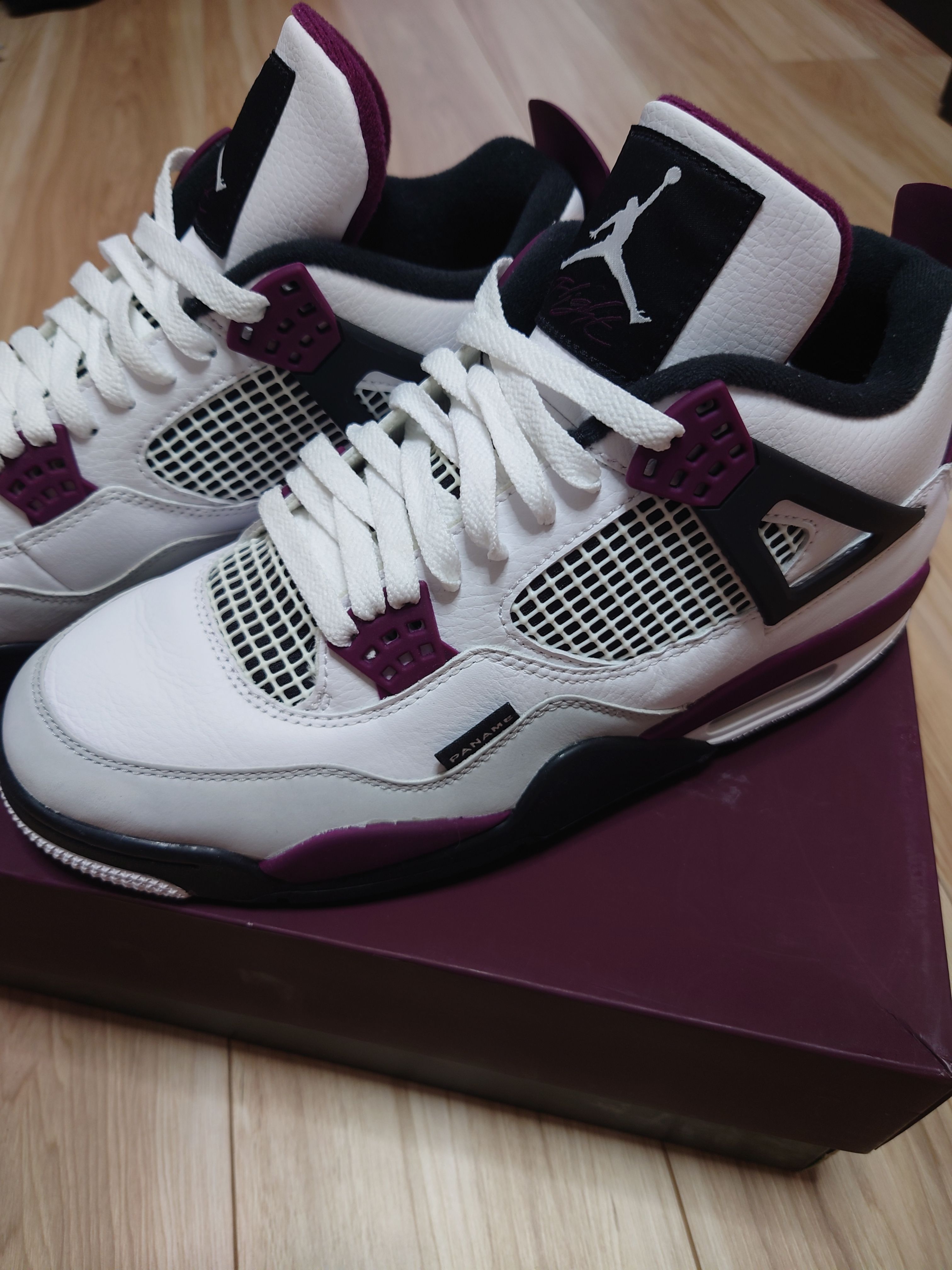 Paris Saint Germain ×Nike Air Jordan 4 Retro "White/Bordeaux/Neutral Gray"
