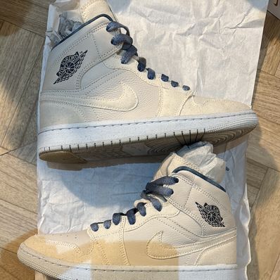 Nike Women's Air Jordan 1 Mid "Sanddrift/Indigo"