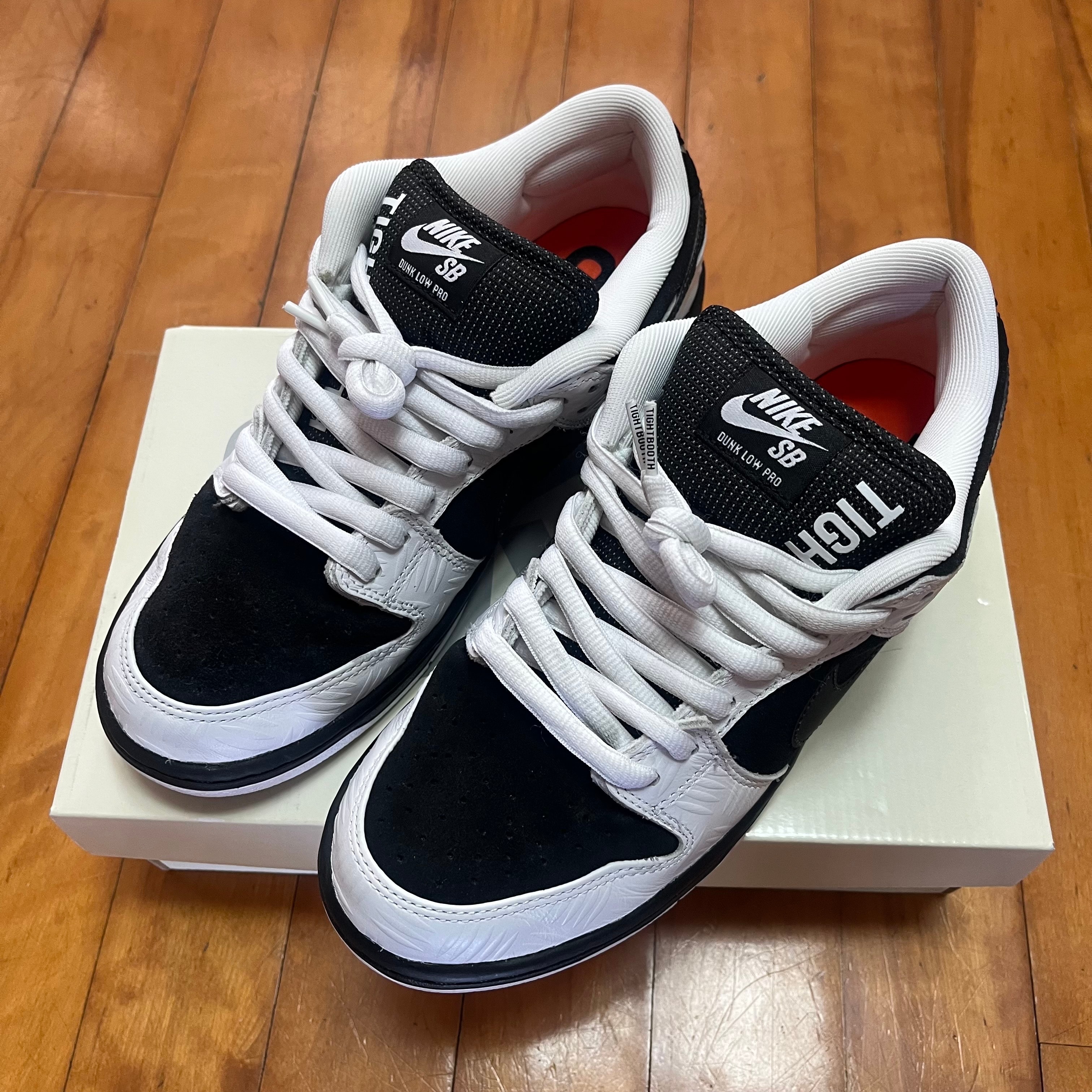 タイトブース × ナイキ SB ダンク ロー プロ QS "ブラック アンド ホワイト"