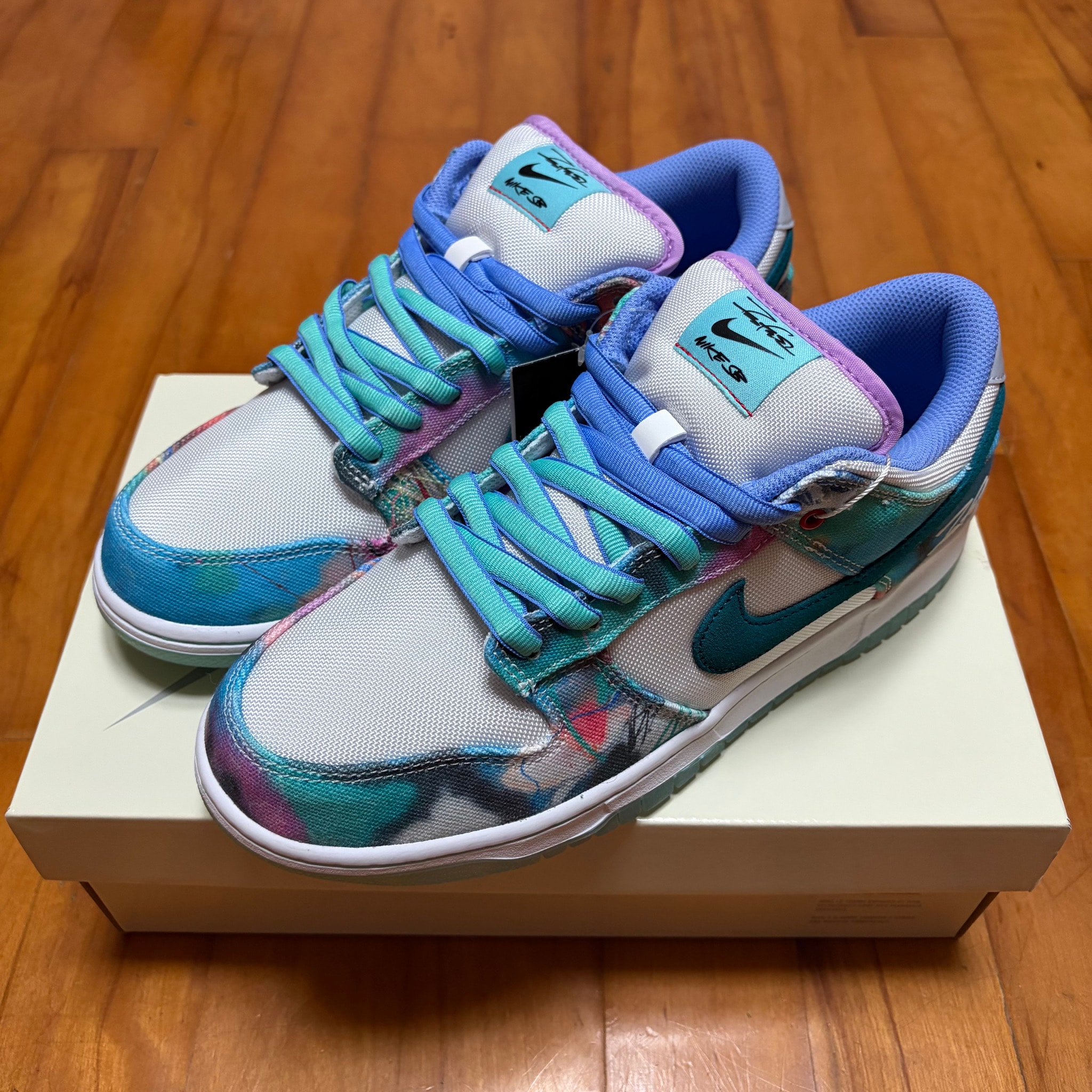 Futura × Nike SB Dunk Low "White and Geode Teal"