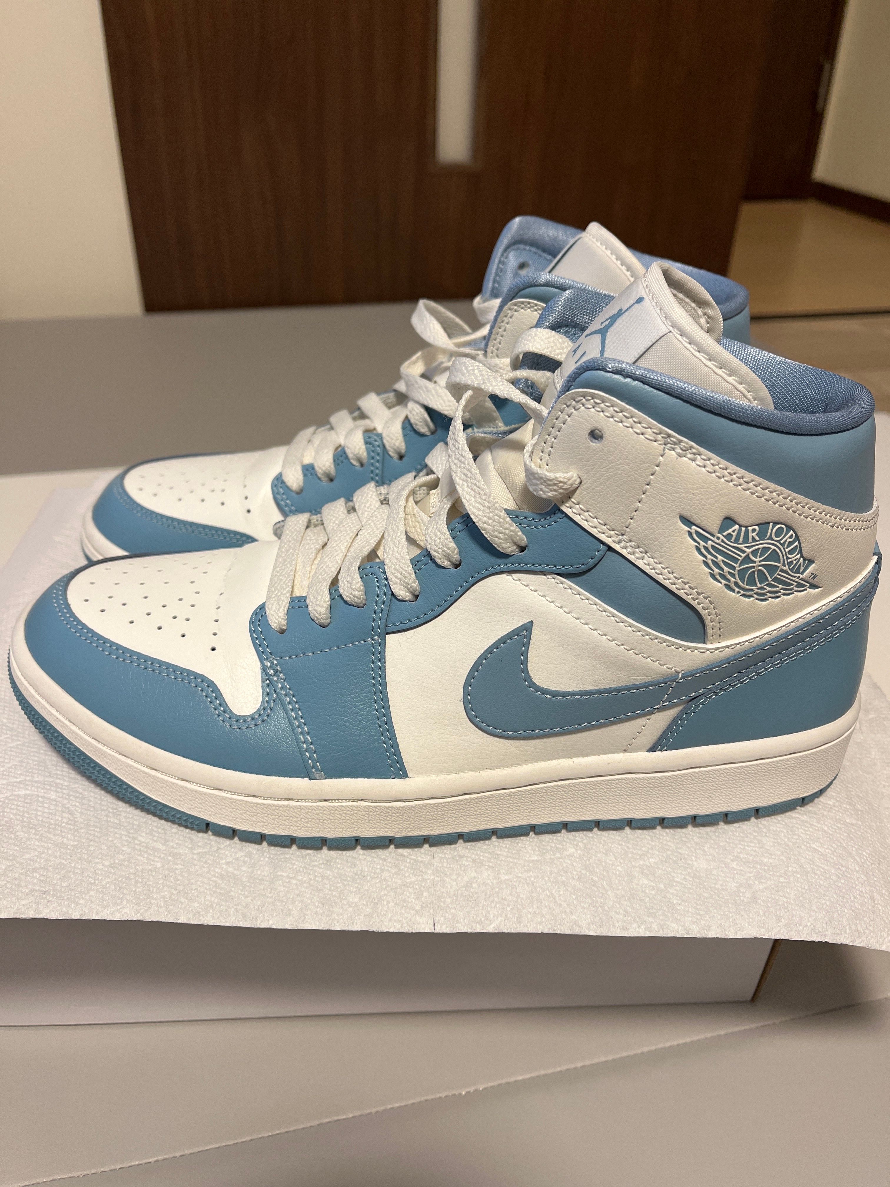 Nike Women's Air Jordan 1 Mid "University Blue"