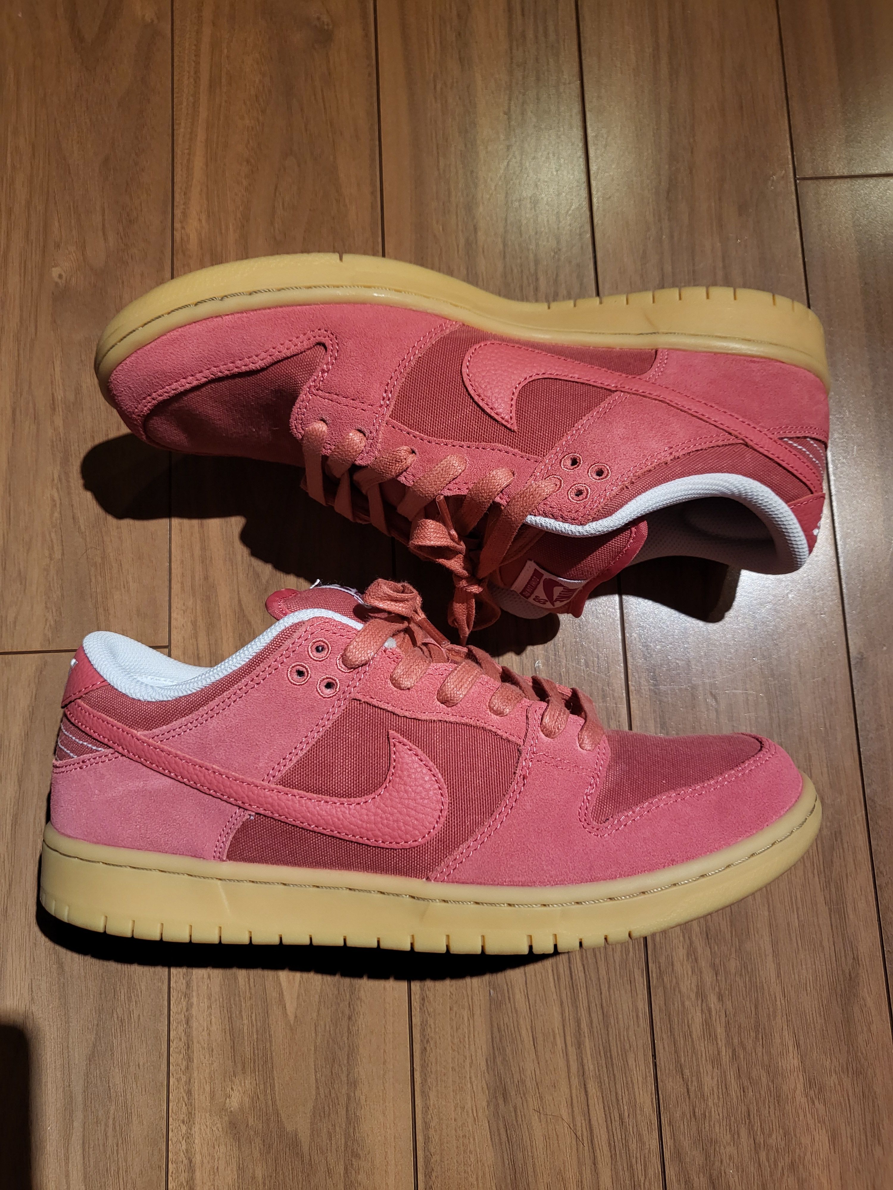 Nike SB Dunk Low "Adobe"