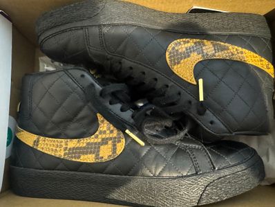 Supreme × Nike SB Blazer Mid "Black"