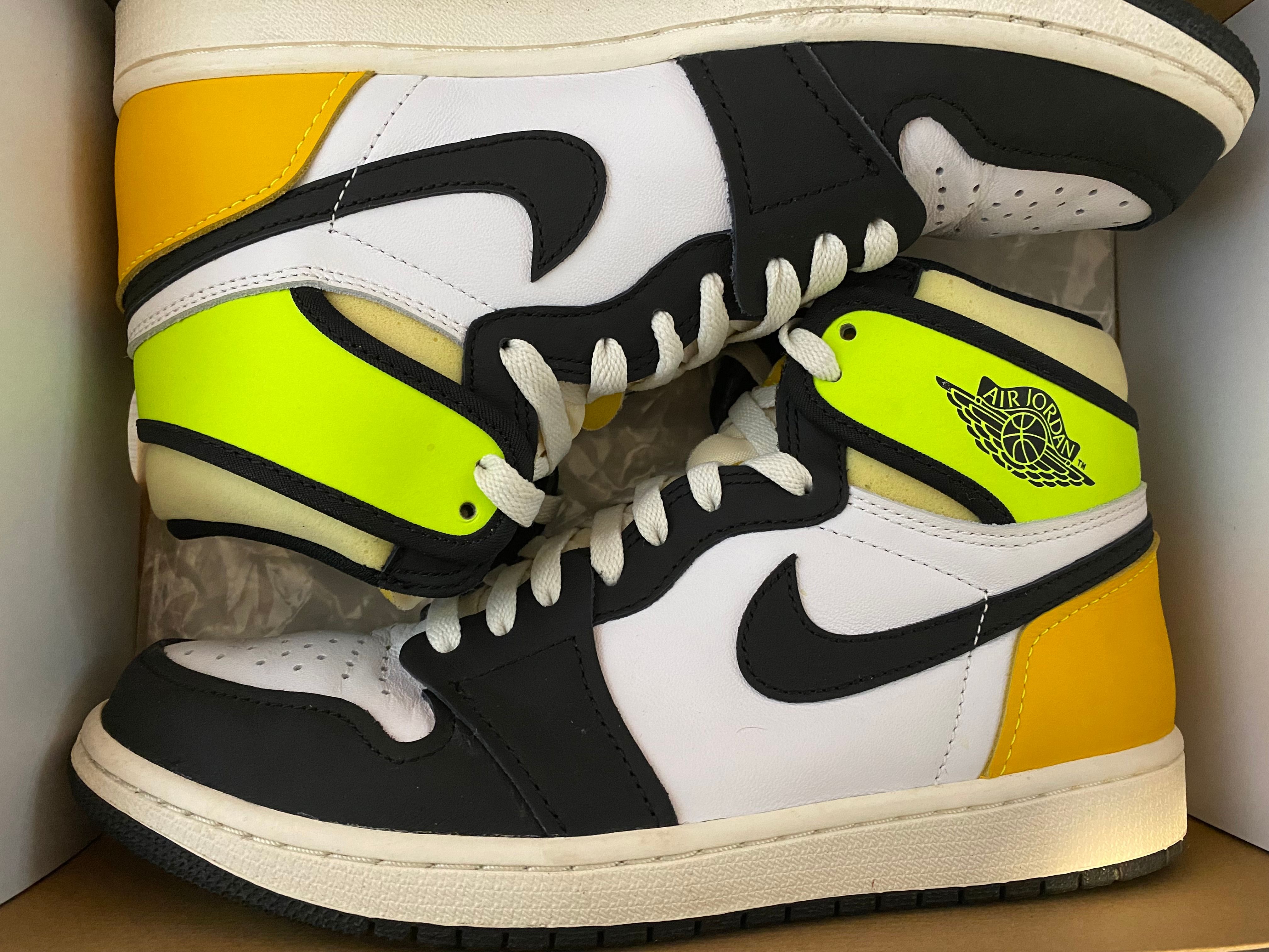 Nike Air Jordan 1 High OG "Volt Gold"