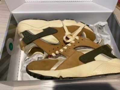 Stussy × Nike Air Huarache "Desert Oak"