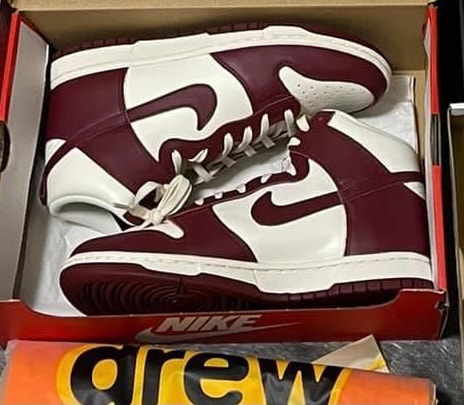 NIKE Women's DUNK HIGH "TEAM RED"