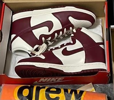 NIKE Women's DUNK HIGH "TEAM RED"