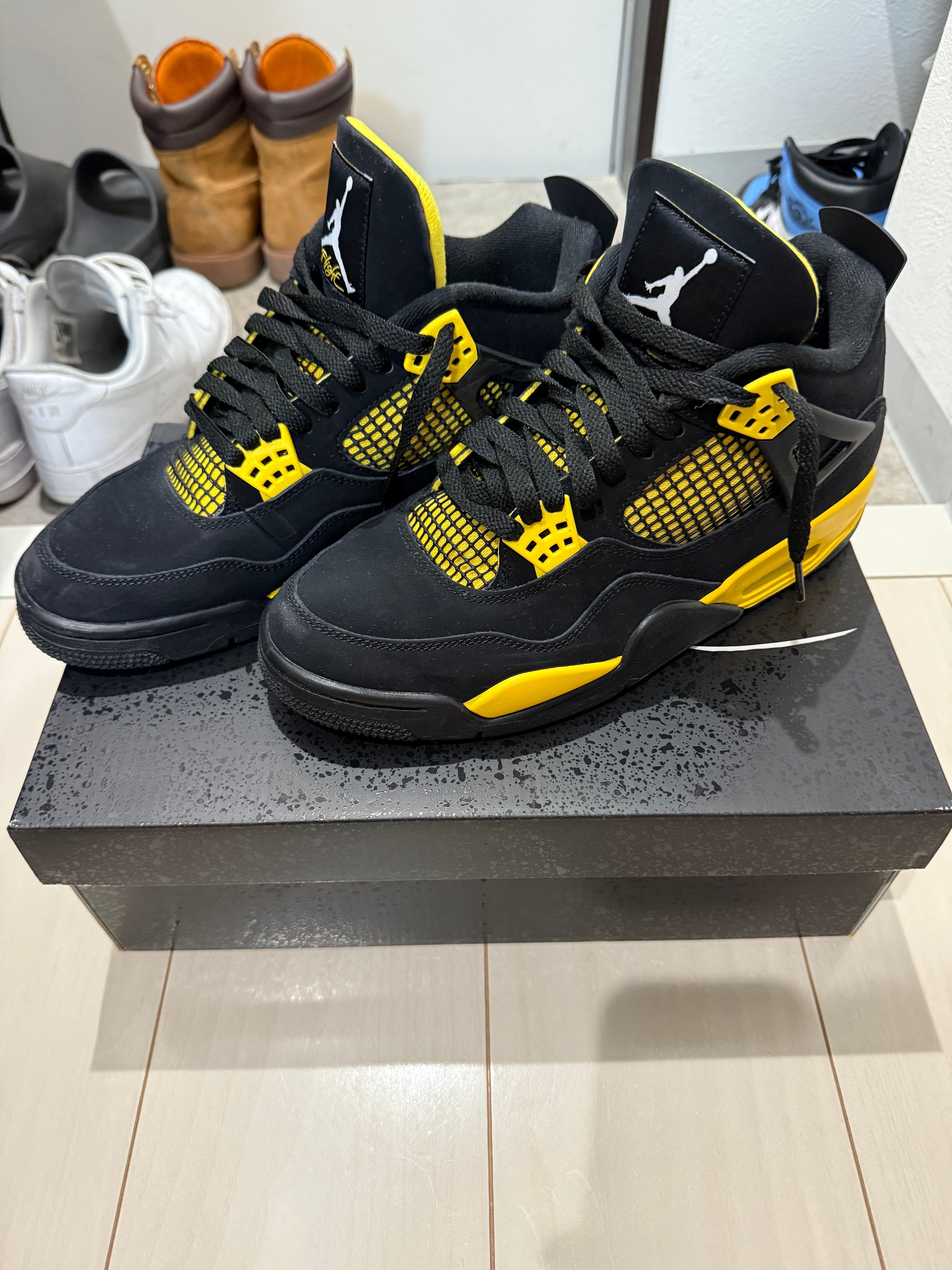 Nike Air Jordan 4 Retro "Thunder"(2023)