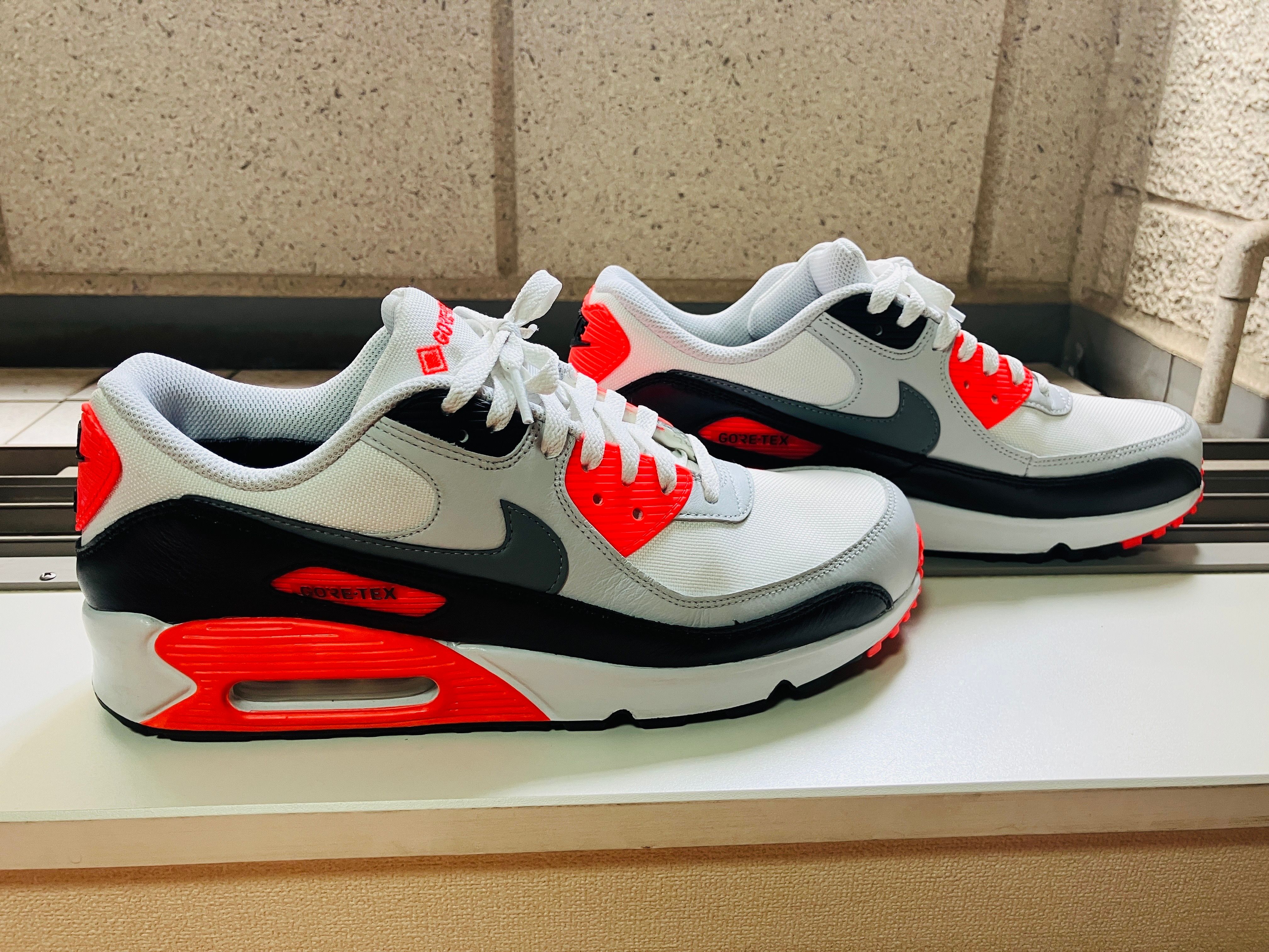 Nike Air Max 90 GORE-TEX "Bright Crimson"