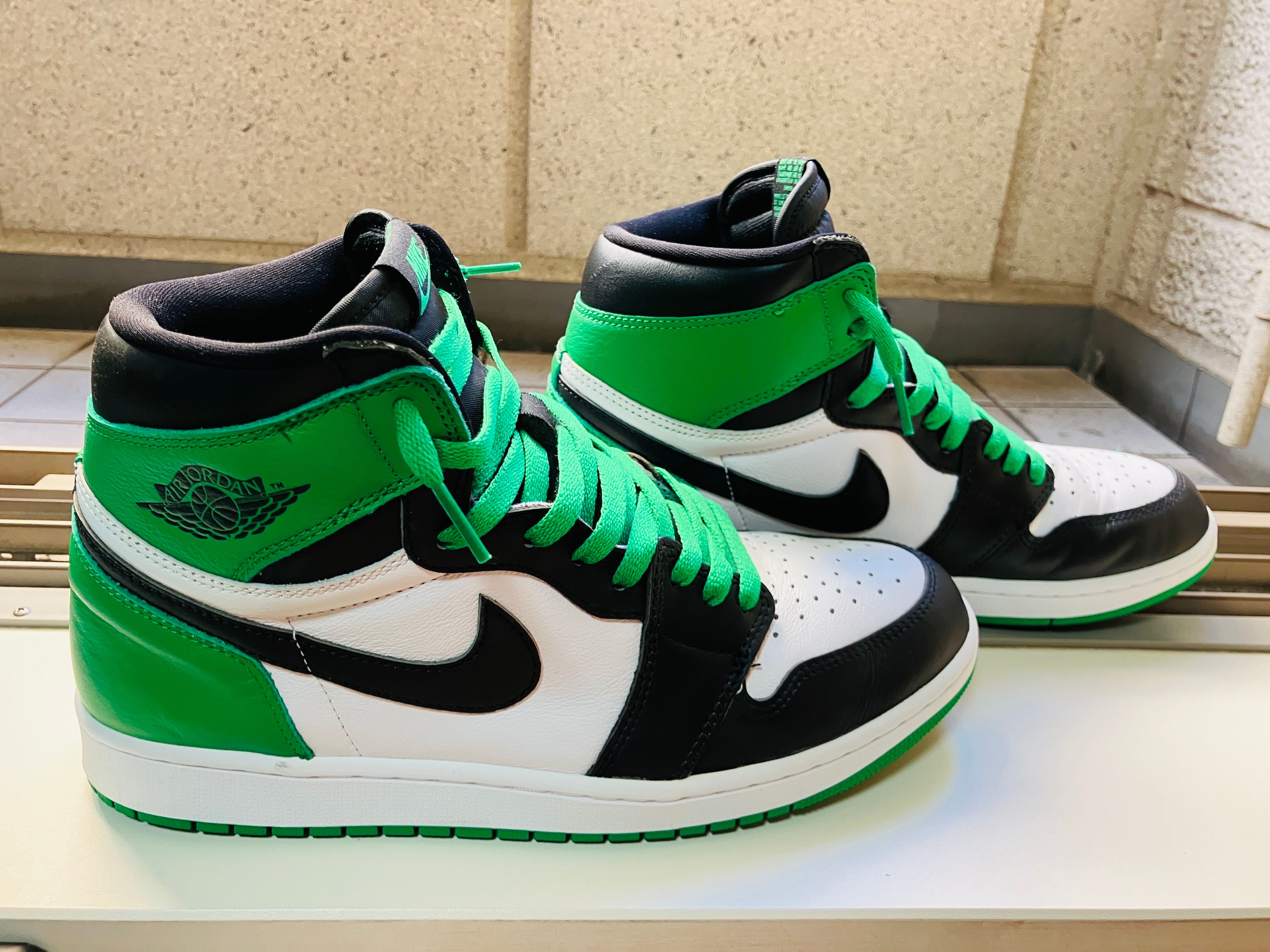 Nike Air Jordan 1 Retro High OG "Celtics/Black and Lucky Green" (2023)
