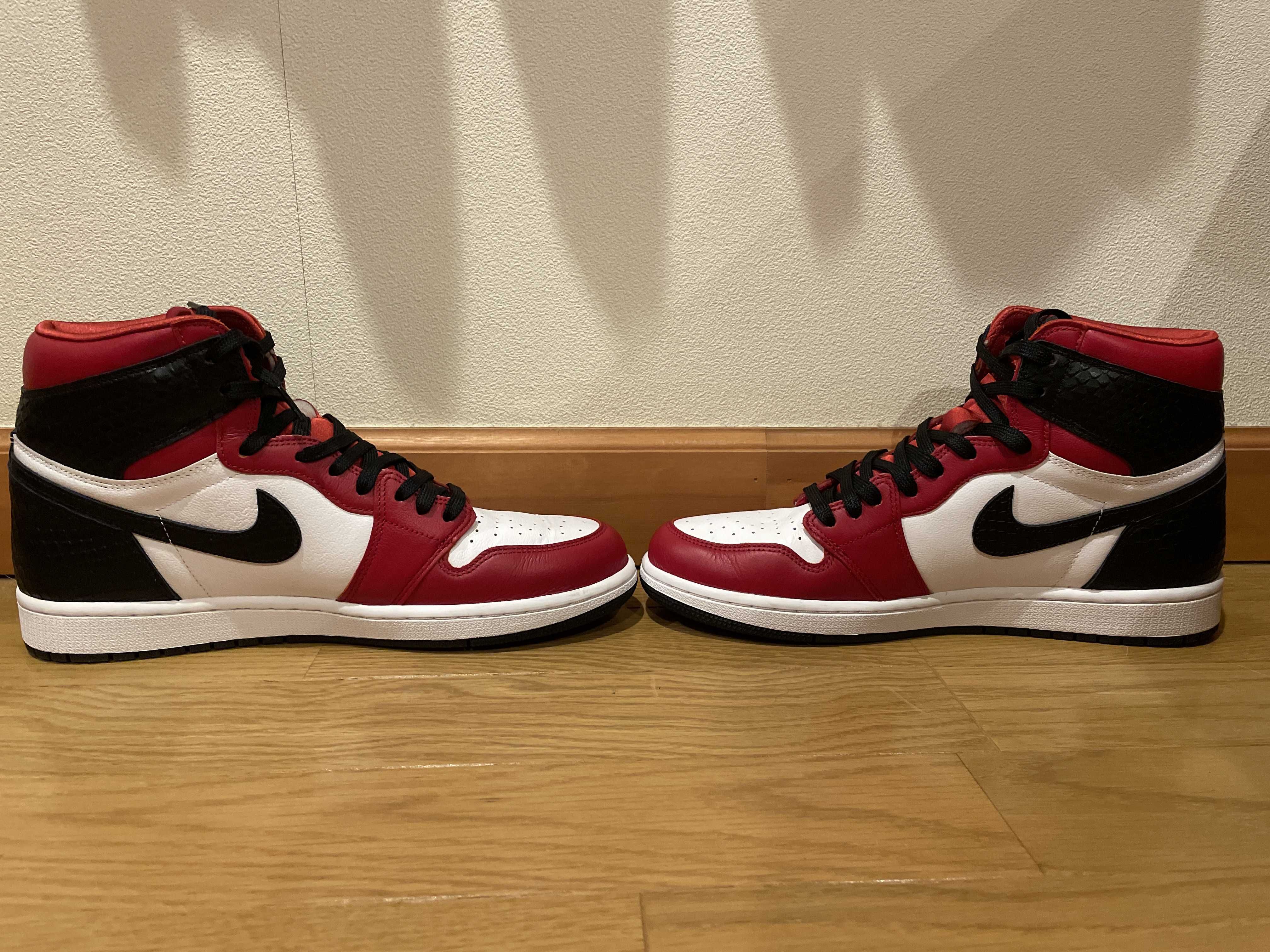 Nike Women's Air Jordan 1 High OG "Satin Red"