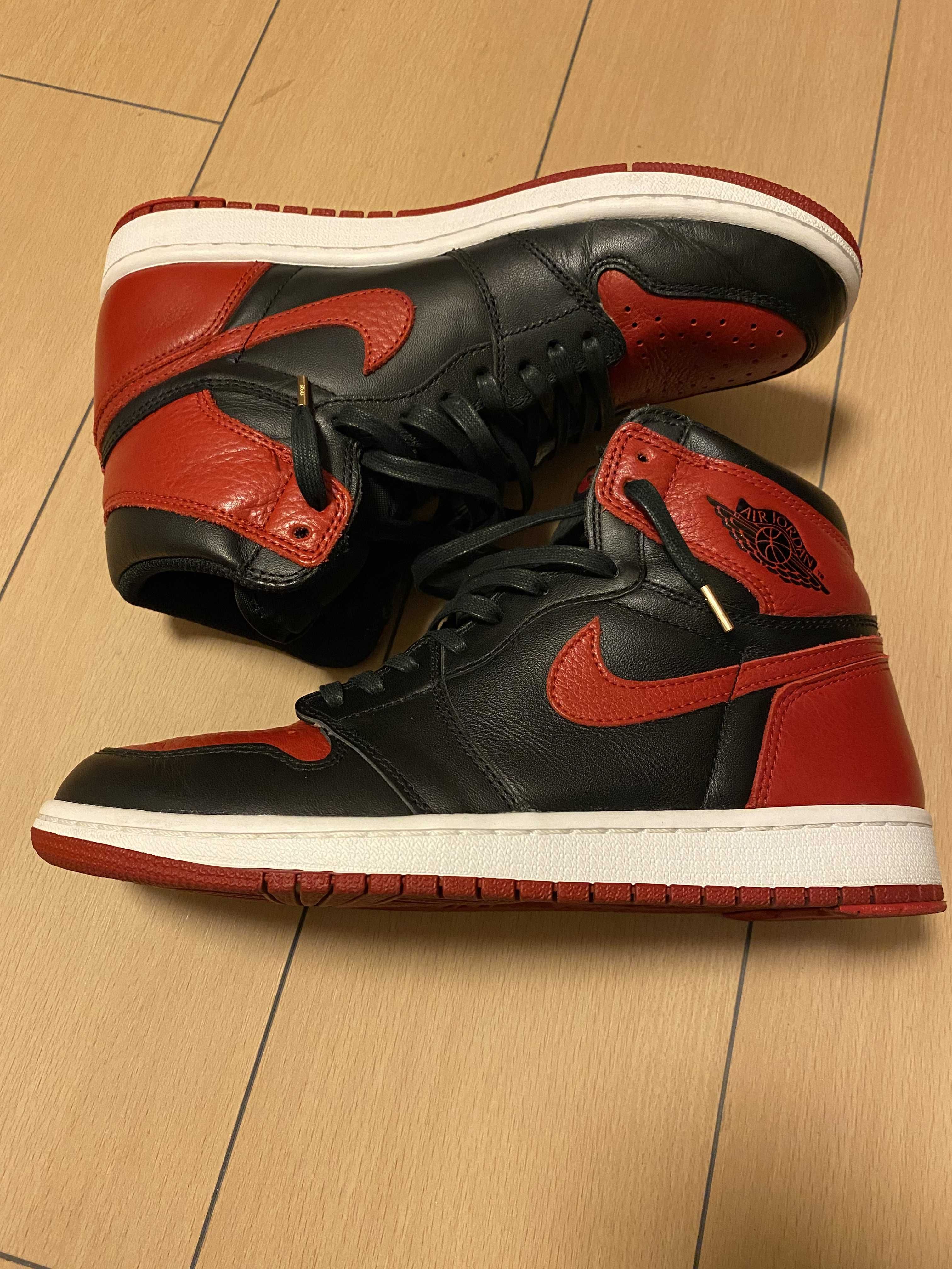 Nike Air Jordan 1 Retro High OG "Bred/Banned" (2016)