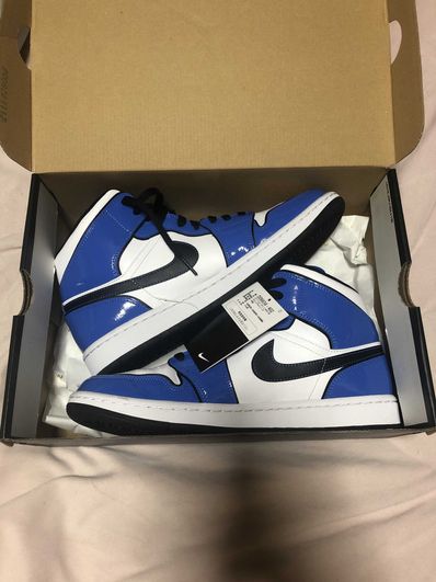 Nike Air Jordan 1 Mid SE "Signal Blue"