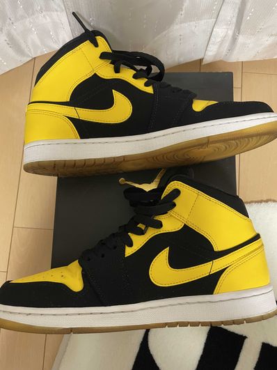 Nike Air Jordan 1 Retro Mid "New Love" (2017)