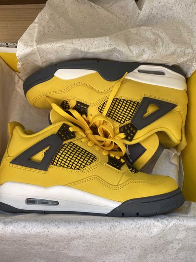 Nike Air Jordan 4 "Tour Yellow"