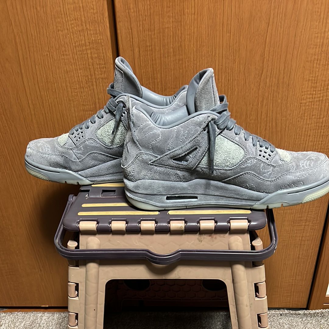 KAWS × Nike Air Jordan 4 Retro "Grey"