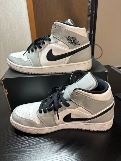 Nike Air Jordan 1 Mid "Light Smoke Grey/White/Black"