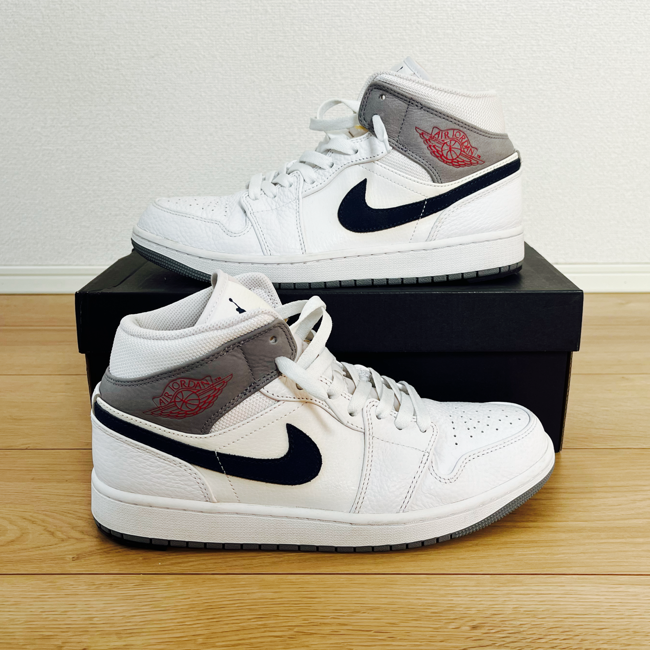 Nike Air Jordan 1 Mid "Paris"